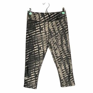 Under Armour Gray leggings Capri‎ length Size M